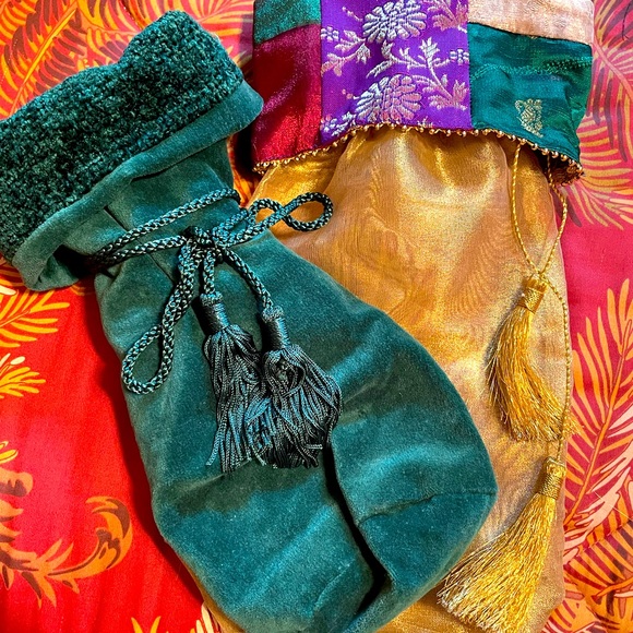 Wine bags NWOT never used - green cotton/velour and gold semi sheer 🍷🍾